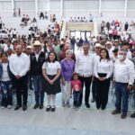 Atestigua Américo entrega de becas y destaca apoyo de la presidenta Claudia