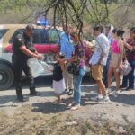 Tránsito Estatal auxilia a pasajeros y conductor de autobús varado