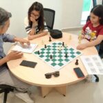 NIÑOS Y JÓVENES APRENDEN AJEDREZ EN LA INFOTECA DE NUEVO LAREDO 