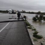Alerta: Circulación suspendida en la Carretera Federal 81 por desbordamiento de río