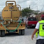 Distribuyen Municipio y COMAPA agua potable en Voluntad y Trabajo, Villa Florida y otras colonias