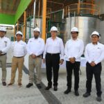 Recorre gobernador Américo Villarreal planta que transforma plásticos en combustibles en Altamira