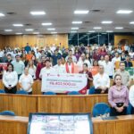Más de 6 500 estudiantes de la UAT reciben beca