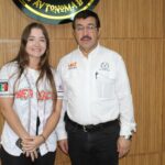 Felicita rector a Edith de Leija por sus éxitos en el béisbol internacional