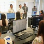 Comparte el rector logros y proyectos con estudiantes de la Facultad de Derecho Victoria