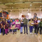 Entregó Alcalde Carlos Peña Ortiz, Tarjetas de las Becas Rita Cetina en Reynosa