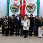 Entrega gobernador Medalla al Mérito «Luis García de Arellano» a Cecilia Imelda Lugo Cruz