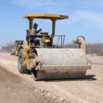 ENCABEZA GOBIERNO MUNICIPAL REHABILITACIÓN DE CAMINOS EJIDALES PARA FORTALECER EL DESARROLLO RURAL EN NUEVO LAREDO