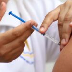 Exhortan autoridades de Salud a vacunarse contra el sarampión; en análisis probable caso