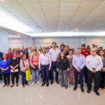 Comparte Carlos Peña Ortiz con comerciantes ambulantes el programa Subsidio del Agua