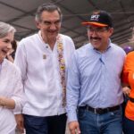 Rodeado de niños alegres, el gobernador Américo y el rector Dámaso Anaya disfrutaron de las amenidades de la UAT en el DIFzania 2026