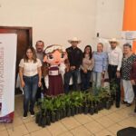 Con pláticas y donación de plantas, promueven cuidado ambiental en Padilla