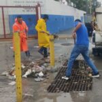 Atiende COMAPA limpieza de pluviales en distintos sectores de la ciudad