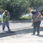Avanza COMAPA en reposición de carpeta asfáltica en la colonia Benito Juárez