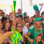 Convivió la senadora Maki Ortiz con aficionados al Futbol en transmisión de juego mundialista