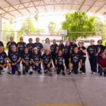 Entrega DIF-Reynosa nuevos uniformes a equipo de cachibol de Casa Club
