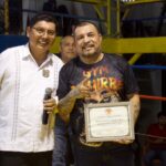 Impulsa Marcelo Olán Mendoza el deporte a boxeadores y reconoce al campeón mundial «Tigre» Garza