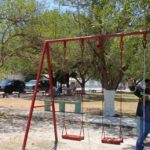 Rehabilita Gobierno de Reynosa juegos infantiles en la colonia Almaguer