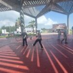 Adolescentes en proceso de reinserción social juegan fútbol playero en Miramar