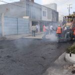 Supervisan Carlos Peña Ortiz y Eduardo López Arias rehabilitación de pavimentos en la colonia Lomas Real de Jarachina Sur