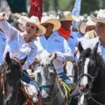 CARMEN LILIA CANTUROSAS SE SUMA A LA CABALGATA DE LA UNIDAD Y REAFIRMA RESPALDO AL GOBERNADOR AMÉRICO VILLARREAL