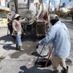 Trabaja COMAPA en el sondeo de líneas de drenaje sanitario en distintos sectores