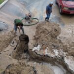 Atiende COMAPA fuga de agua potable en la colonia Aztlán