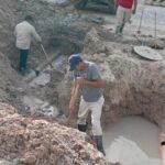 Trabaja COMAPA en reparación de fuga de agua potable en la colonia Hidalgo